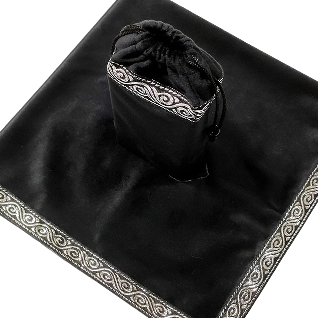 Tablecloth with Tarot Thunder Pattern Border